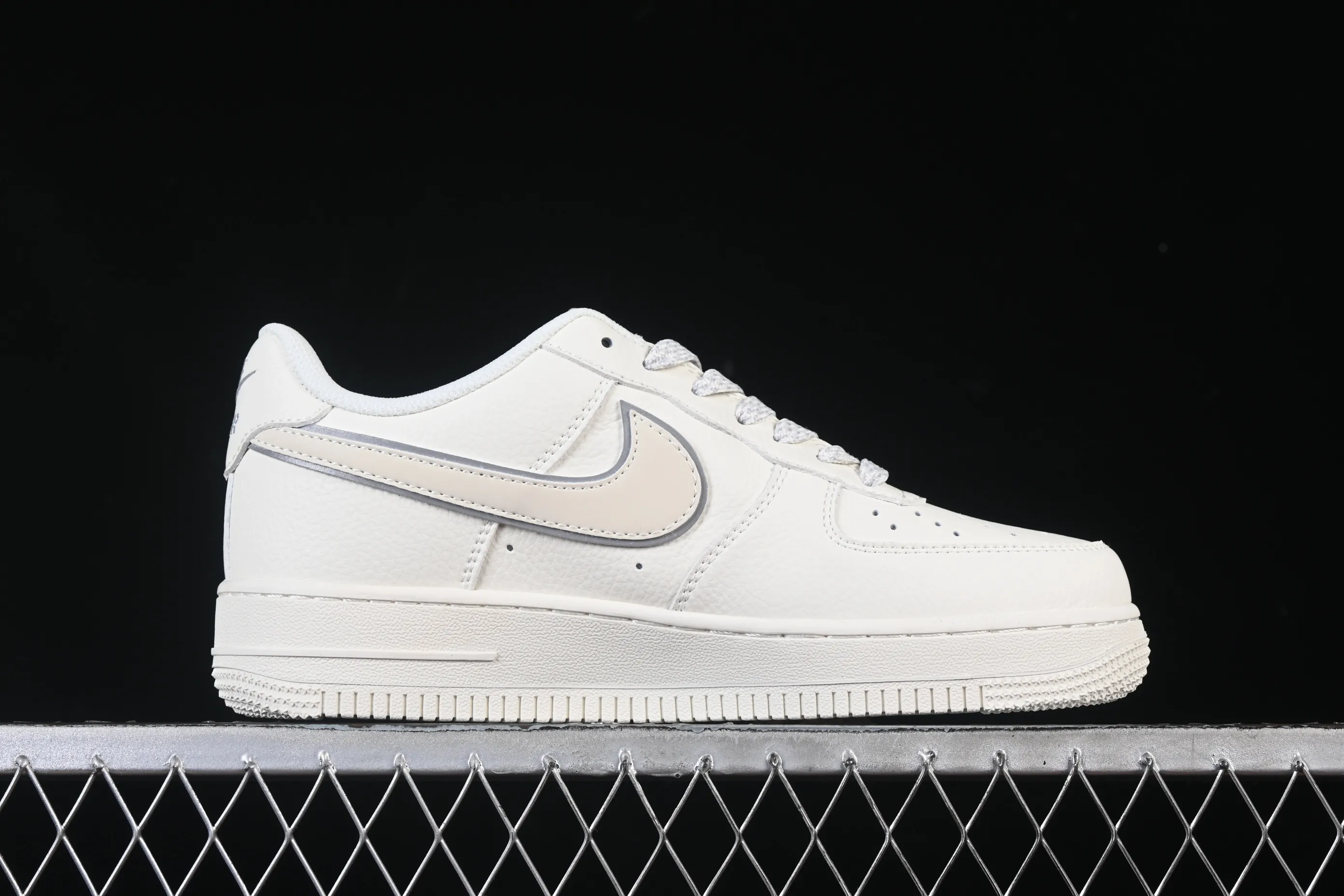 All categories Nk Air Force 1 Air Force series Nk Air Force 1 Low Air Force low-top Nike Air Force 1'07 Low Nike embroidery Air Force 1 low-top casual sneakers CS5288-045